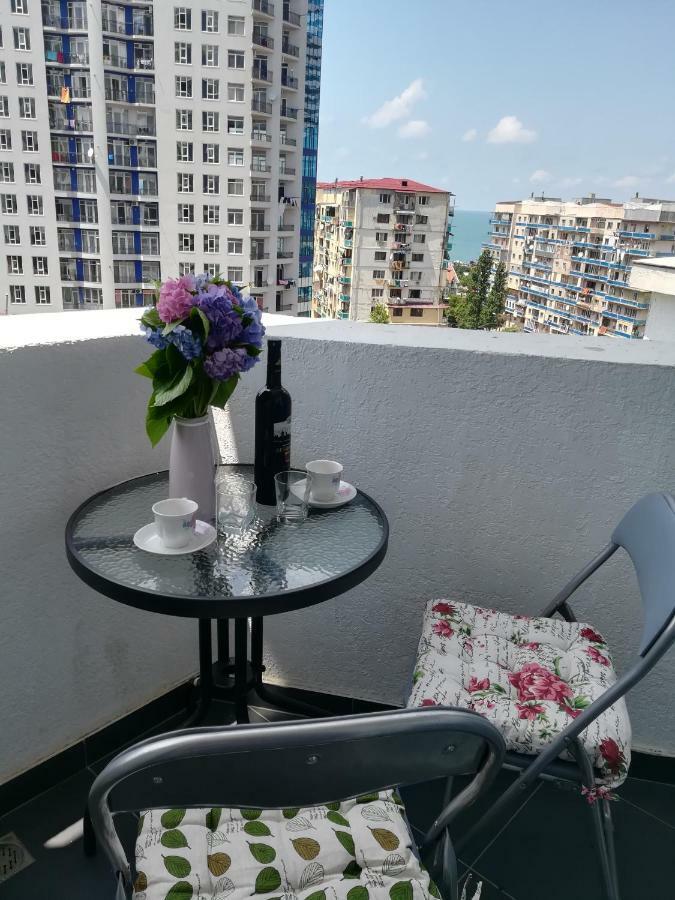 Apartament In Real Pealce In บาทูมิ ภายนอก รูปภาพ