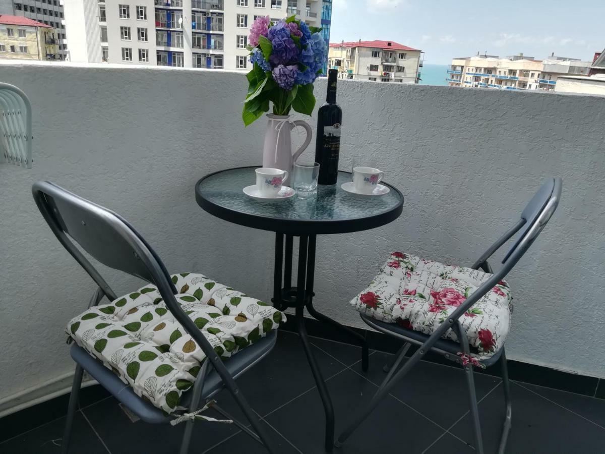 Apartament In Real Pealce In บาทูมิ ภายนอก รูปภาพ